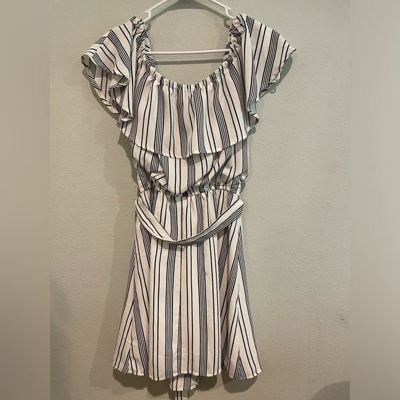 NWT Summer White and Navy Stripe Mini dress by She & Sky. Size M - Picture 7 of 7